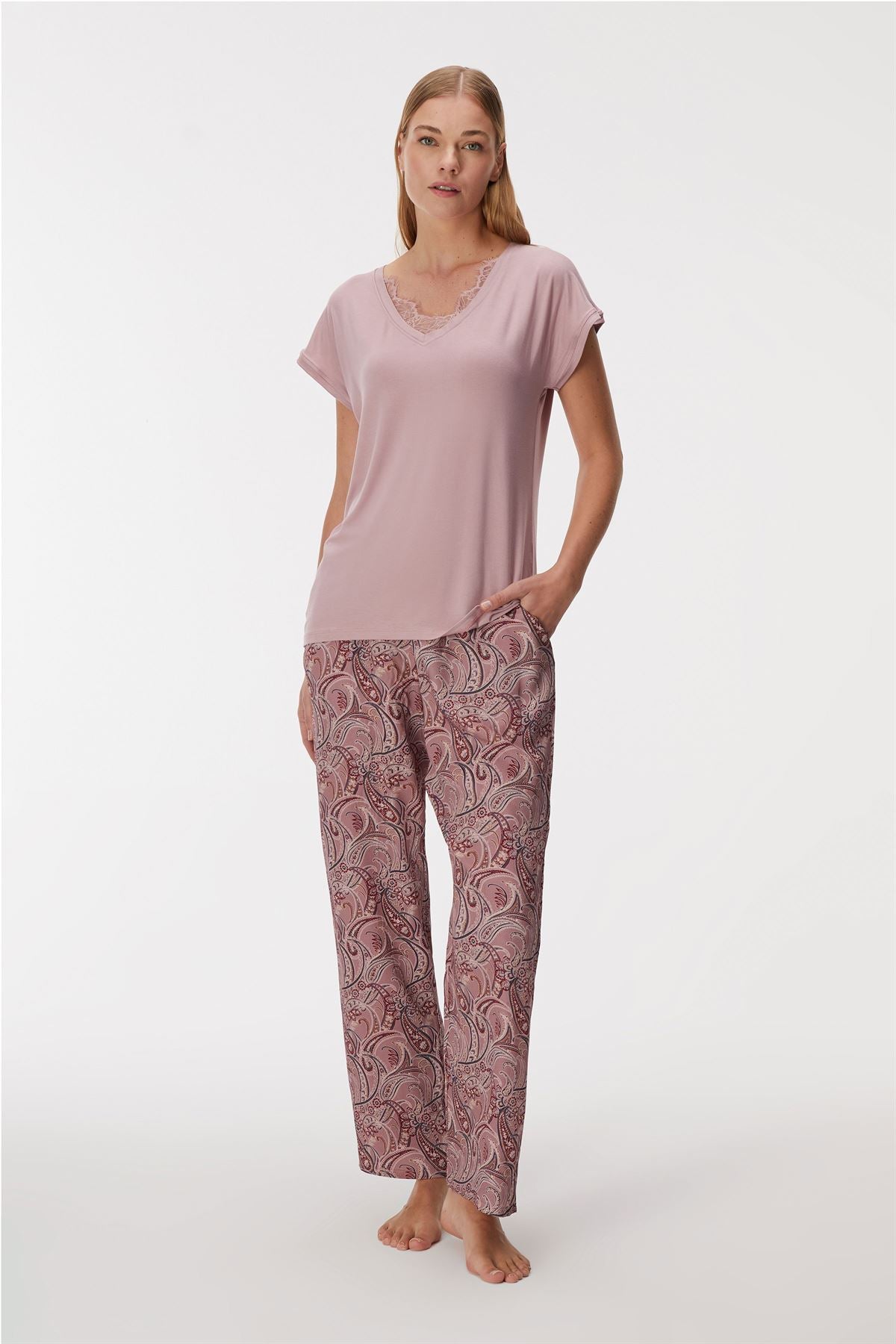 Allium 11344 Women's T-Shirt & Pants Set