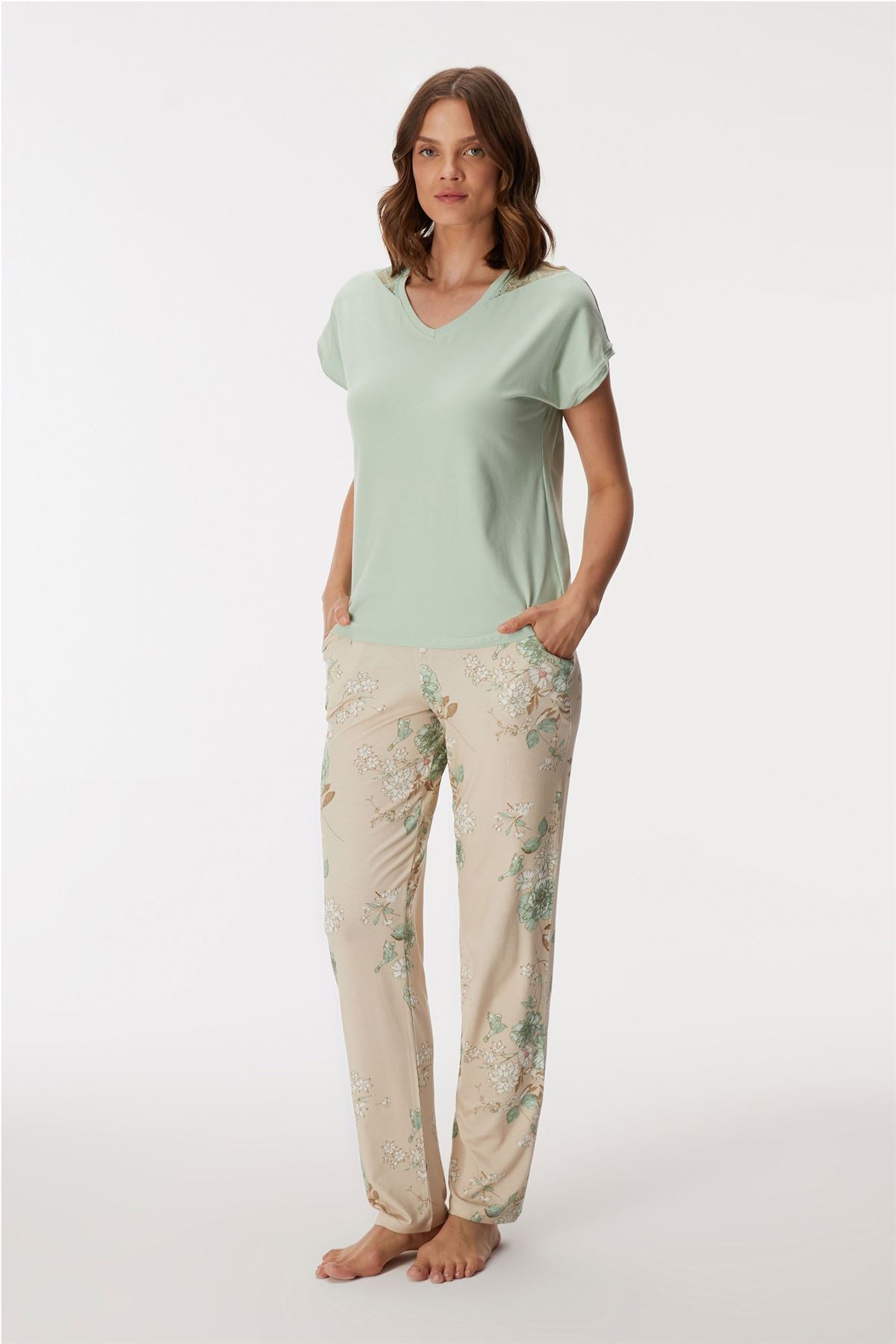 Scabiosa 11385 Women's T-Shirt & Pants Set
