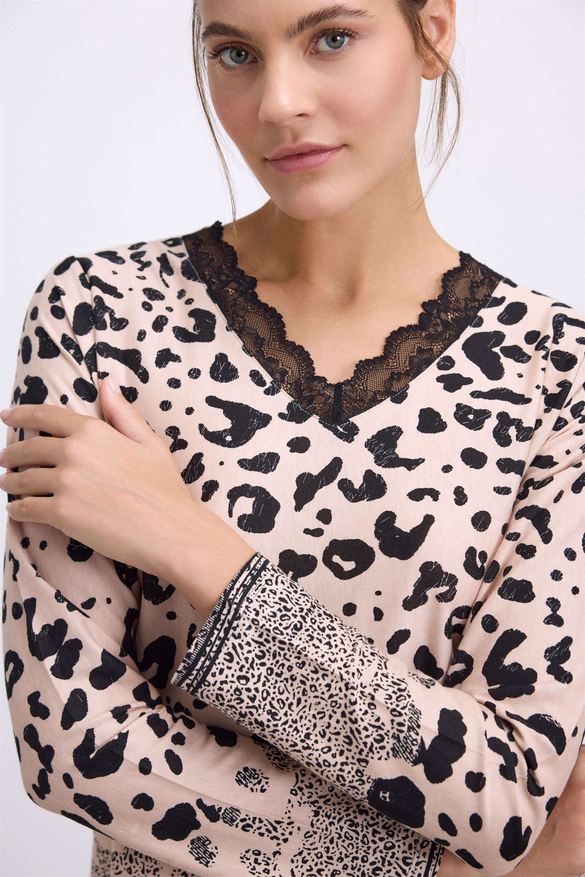 Bergenia 11540 Women's Longsleeve T-Shirt & Pants Set