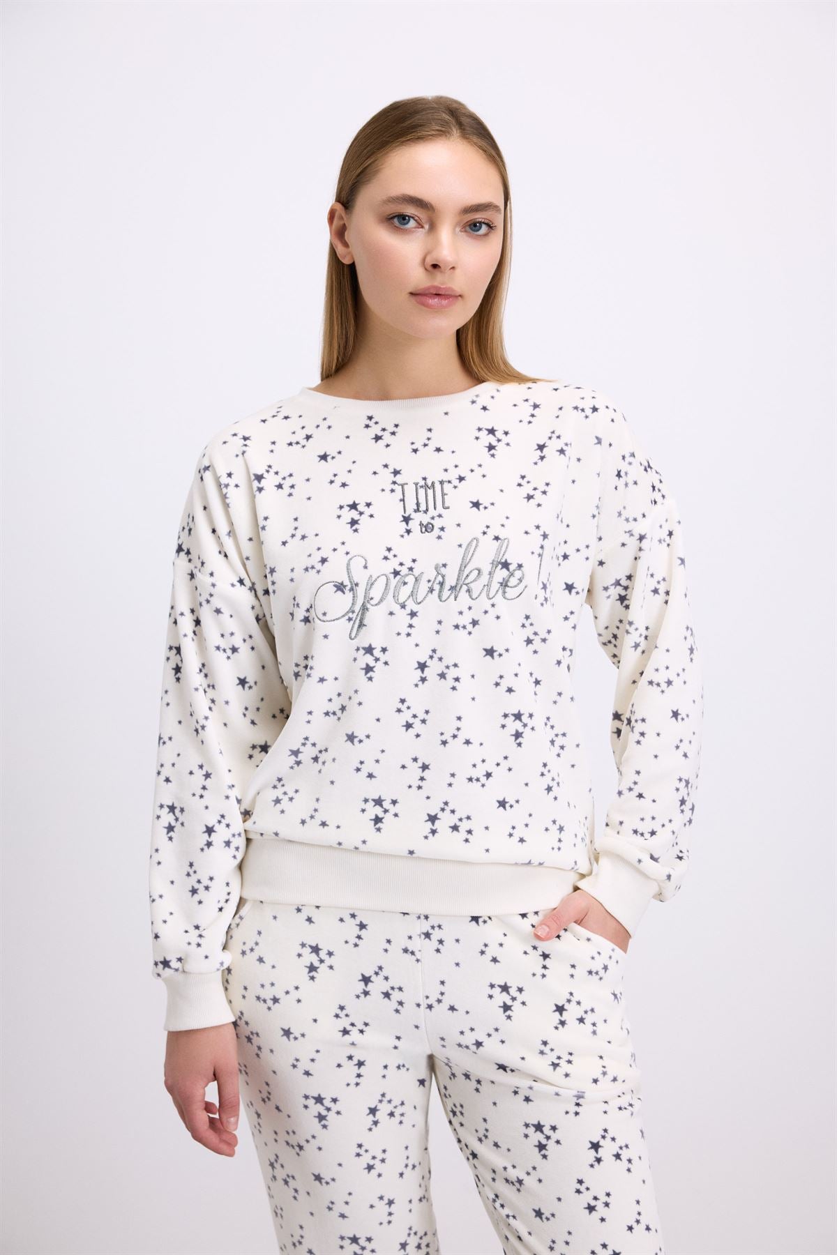 Jacobinia 11592 Women's Longsleeve Sweatshirt & Pants Set