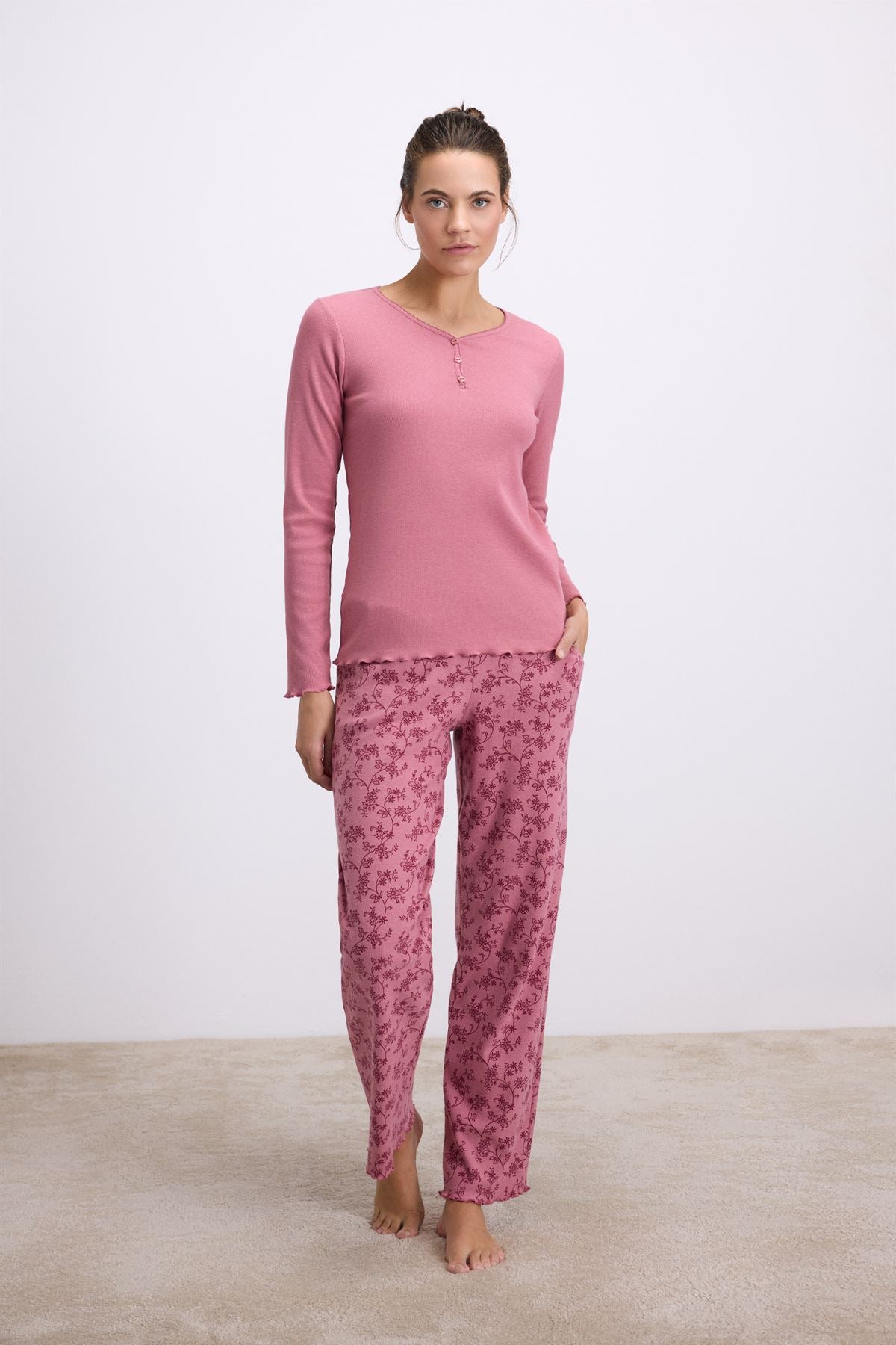 Dandelion 11630 Women's T-Shirt & Pants Set