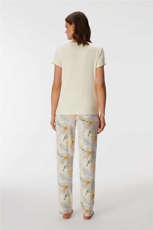 11359 Women's T-Shirt & Pants Set