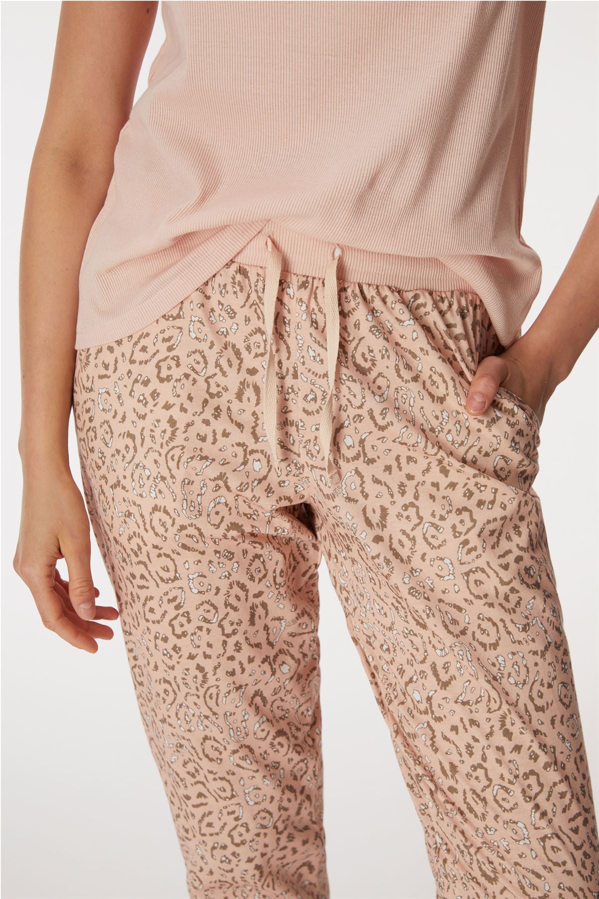11367 Women's T-Shirt & Pants Set