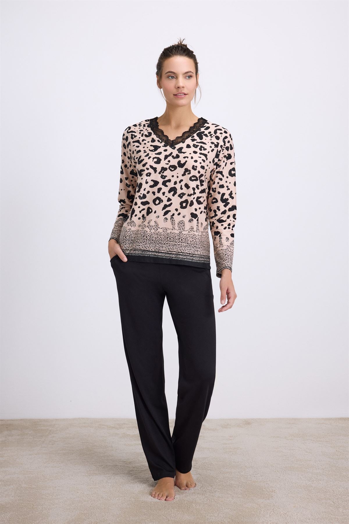 Bergenia 11540 Women's Longsleeve T-Shirt & Pants Set