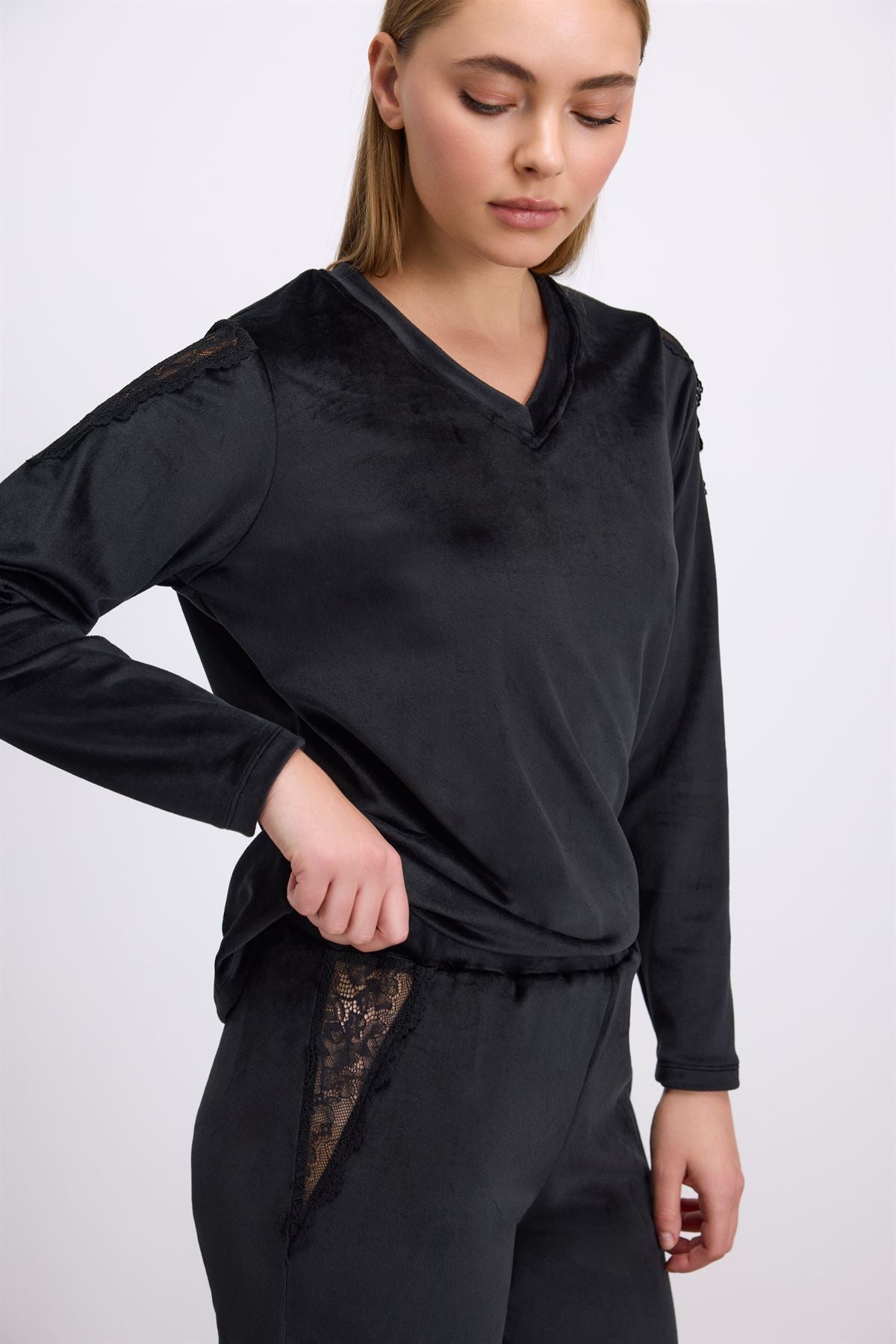 Bergenia 11542 Women's Longsleeve T-Shirt & Pants Set