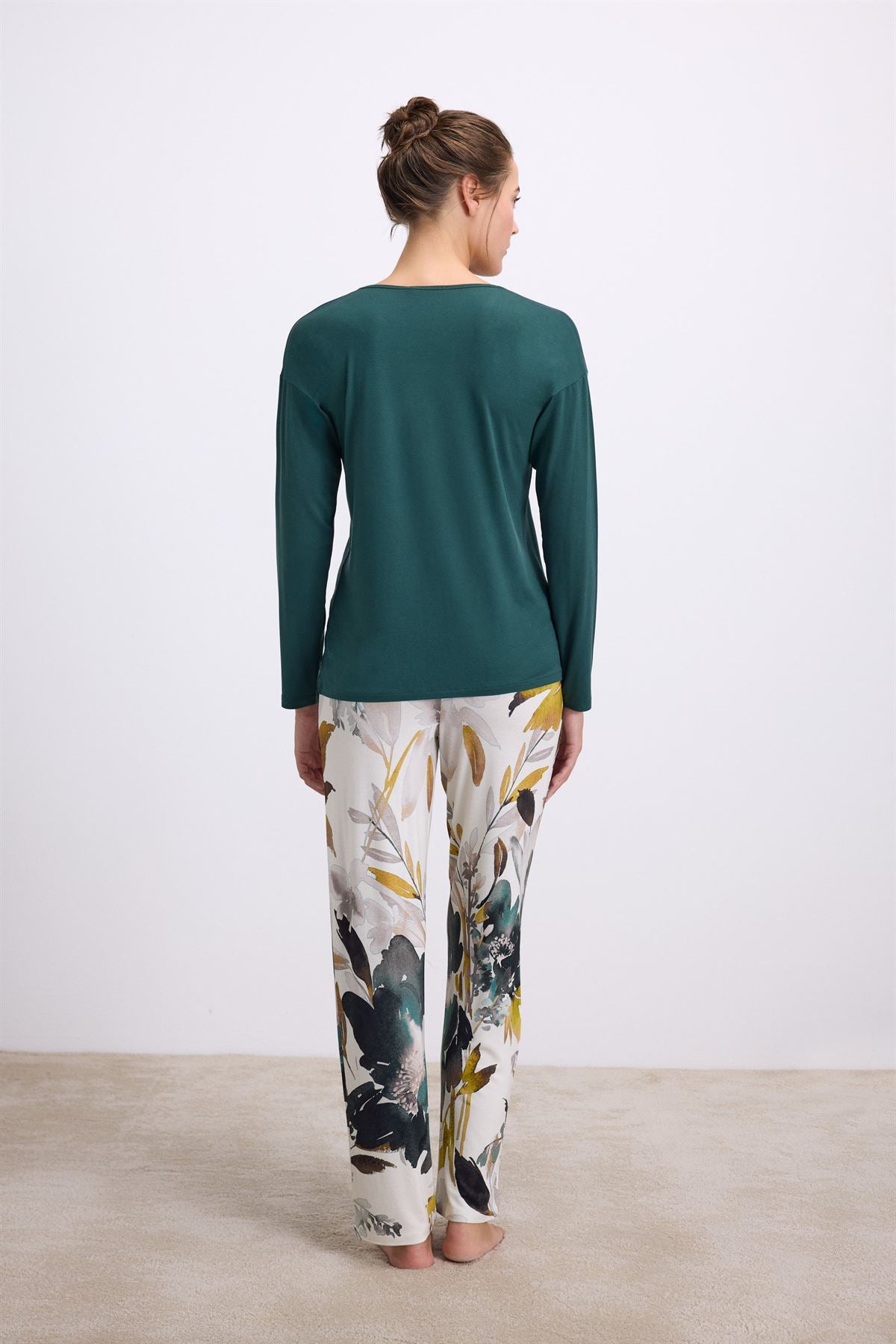 Armeria 11552 Women's Longsleeve T-Shirt & Pants Set
