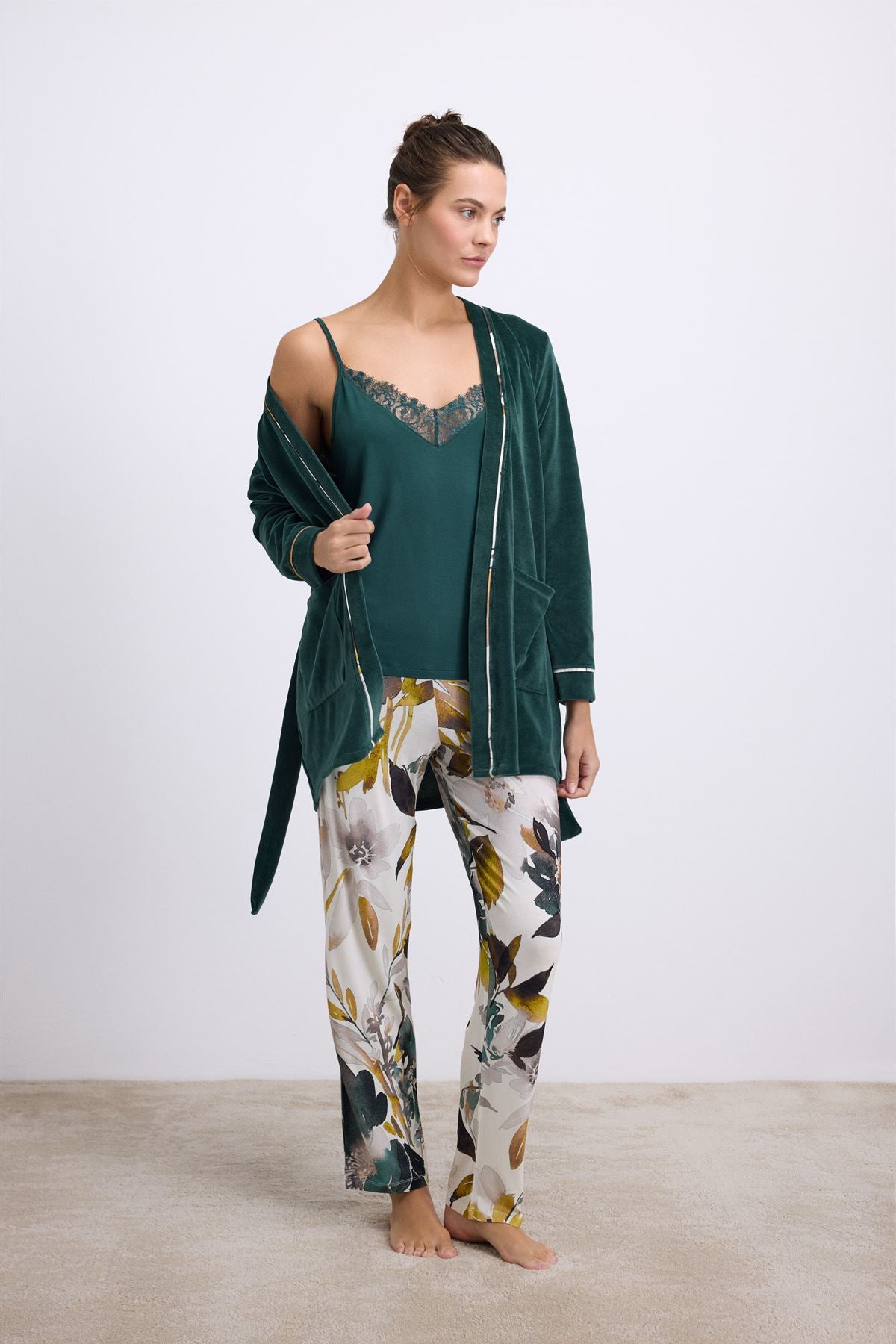 Armeria 11554 Women's Satin Gown, Camisole & Pants Set