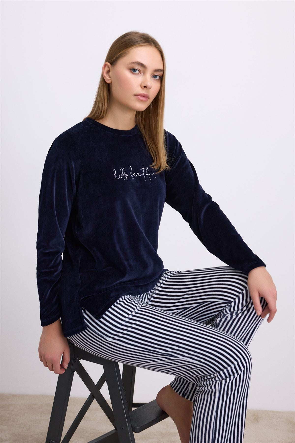 Felicia 11574 Women's Longsleeve Sweatshirt & Pants Set