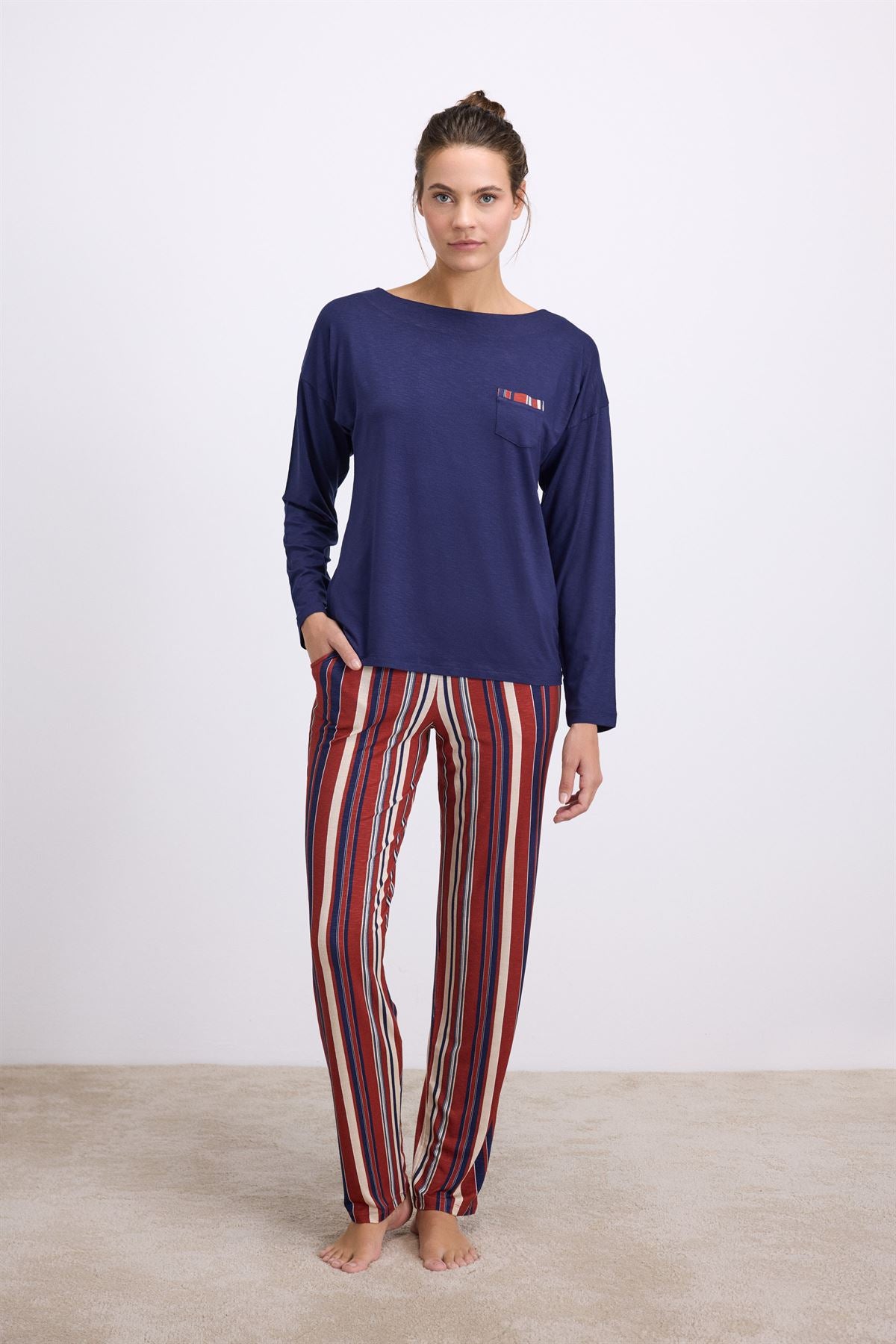 Helenium 11577 Women's T-Shirt & Pants Set