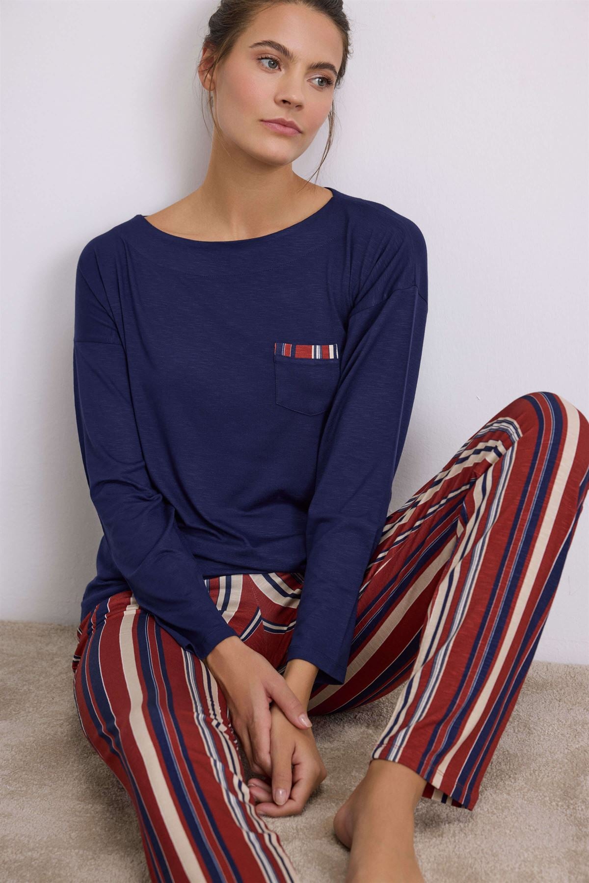 Helenium 11577 Women's T-Shirt & Pants Set