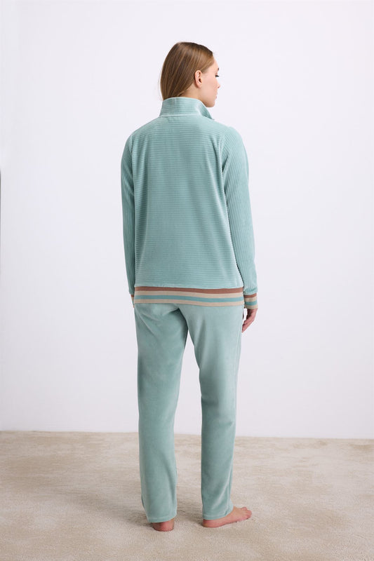 Lilium 11588 Women's Longsleeve Sweatshirt & Pants Set