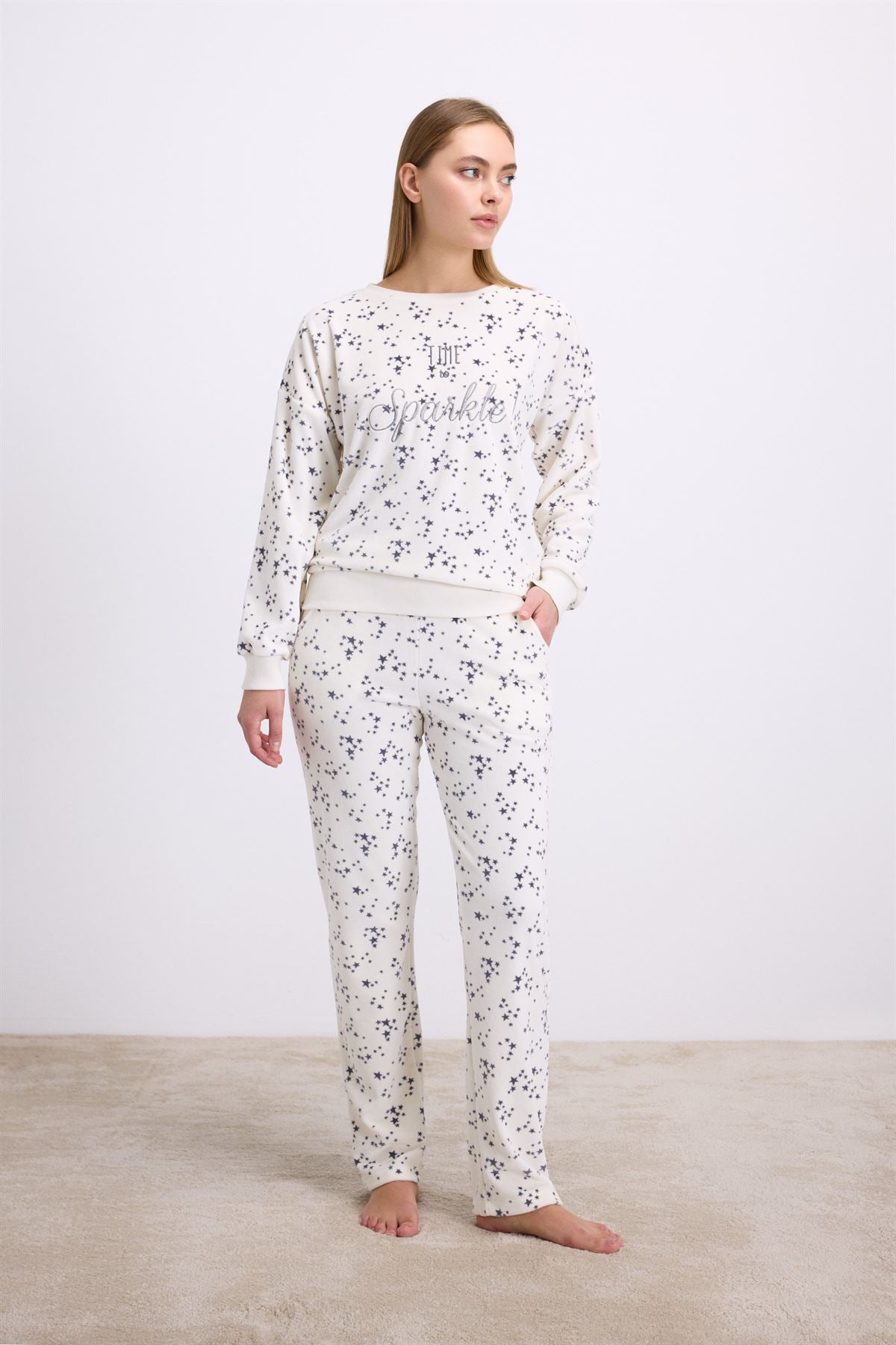 Jacobinia 11592 Women's Longsleeve Sweatshirt & Pants Set