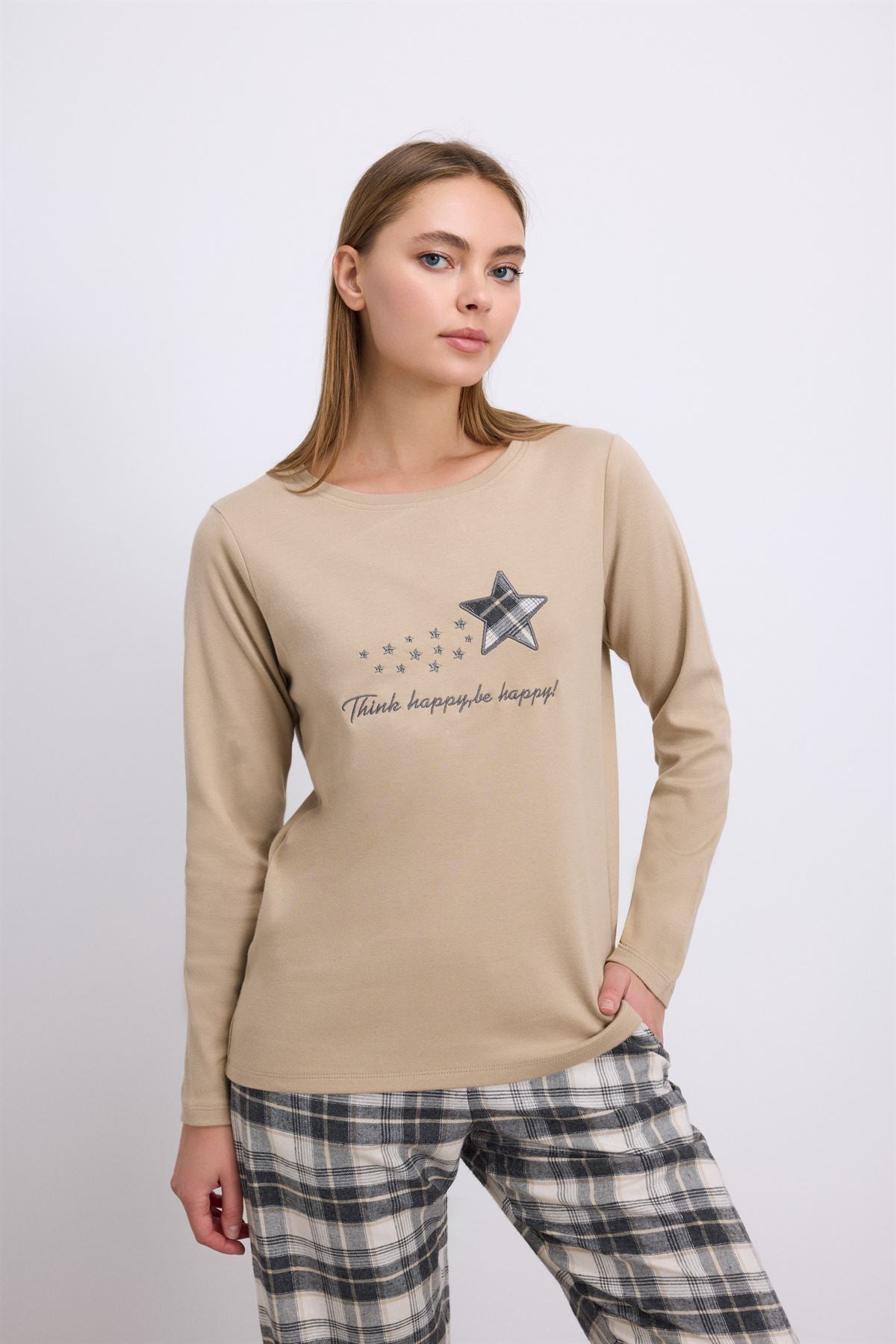 Jacobinia 11593 Women's T-Shirt & Pants Set