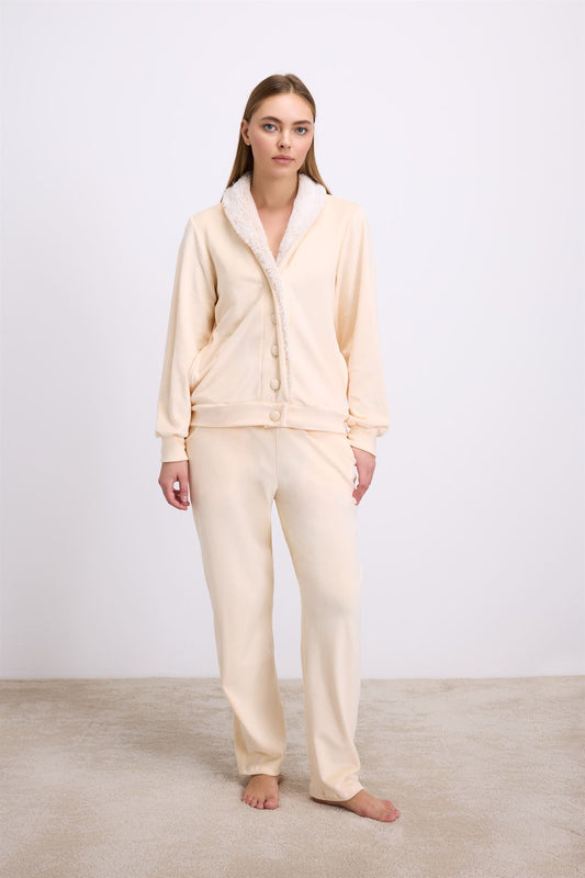 Crocus 11599 Women's Longsleeve Sweatshirt & Pants Set