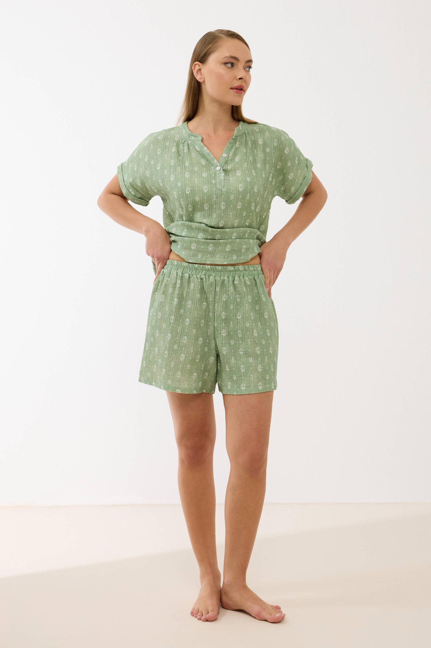 Bella Shorts MGB11813